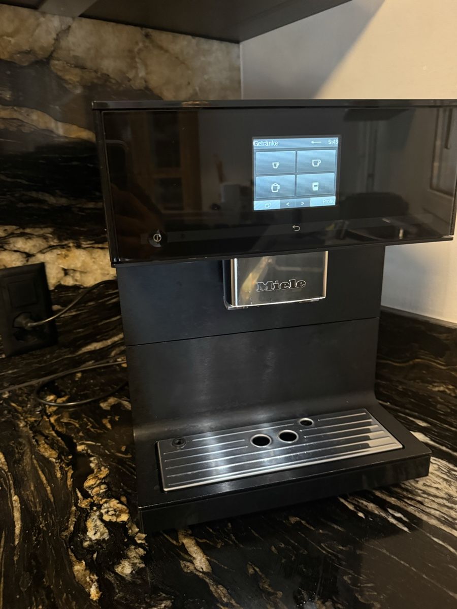 Miele Machines à café & Machines à expresso: Miele Kaffemaschine – D'occasion à Niederweningen par morujo 2
