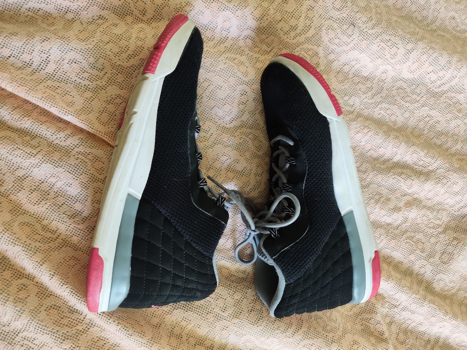 Jordan Scarpe per ragazze: Jordan Turnschuhe gr. 35 – Usato da Muttenz venduto da Hermesvonthan 4