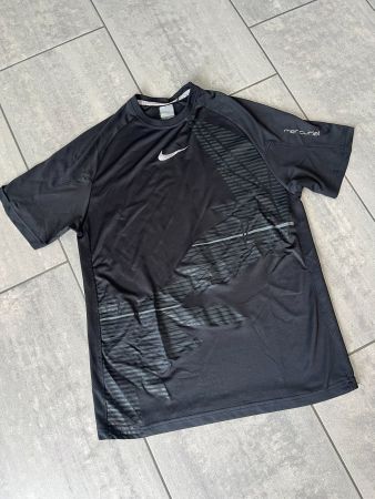 NIKE Sport T-Shirt Schwarz