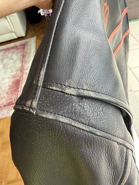 Harley-Davidson Giacche: Giacca in pelle Harley Davidson – Usato da Arosio venduto da Bike-Nature-Velo 3