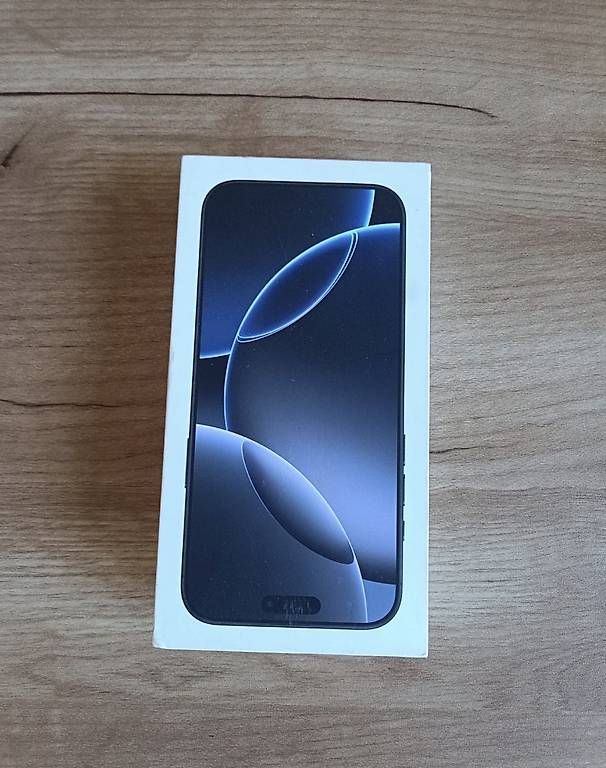 Telefoni cellulari / Smartphones: iPhone 16 pro max 256g – Usato da Airolo venduto da Davide1982