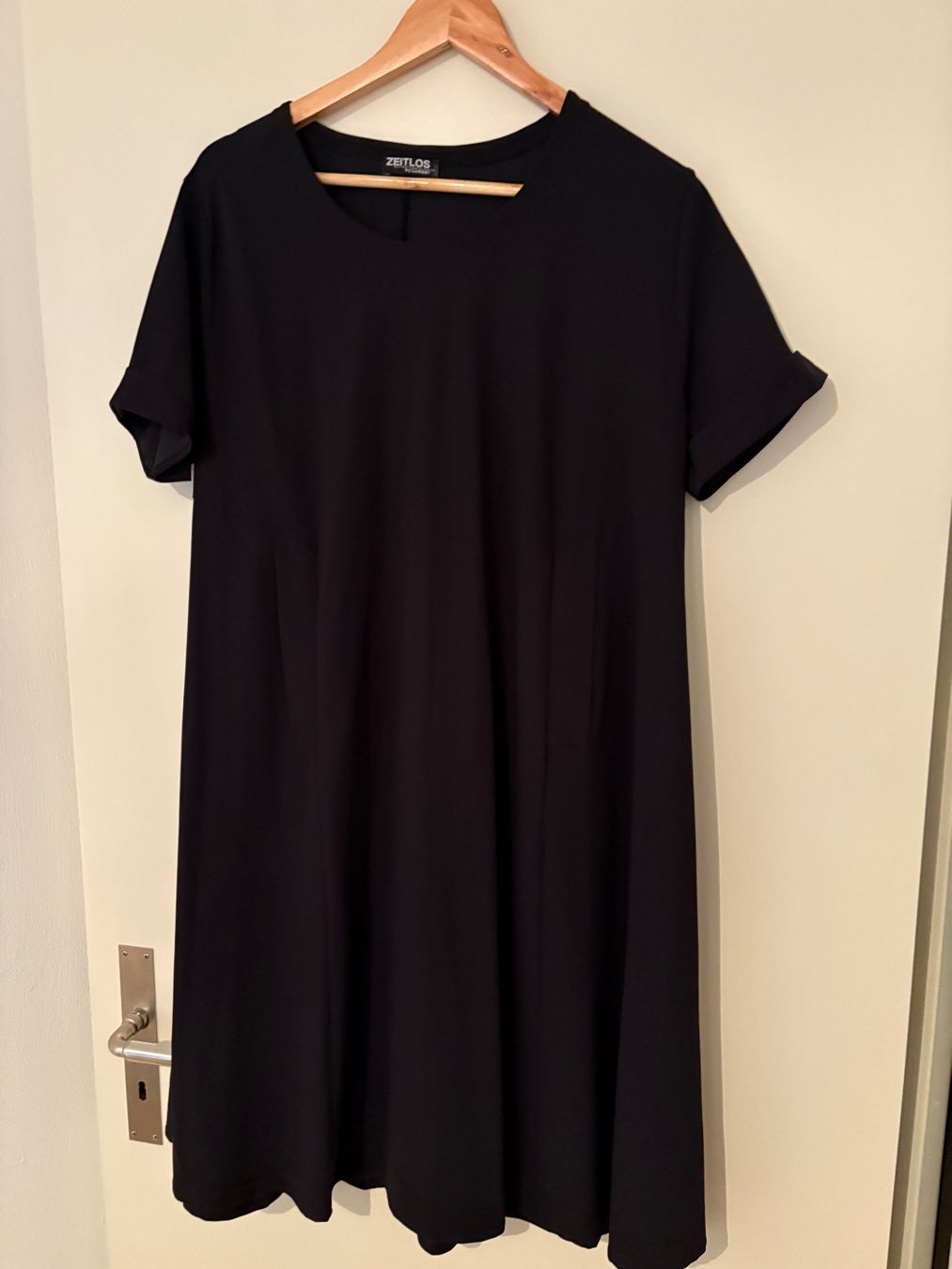 Zeitlos by Luana Vestiti: Kleid von Zeitlos by Luana – Usato da Bäch SZ venduto da Dackel007