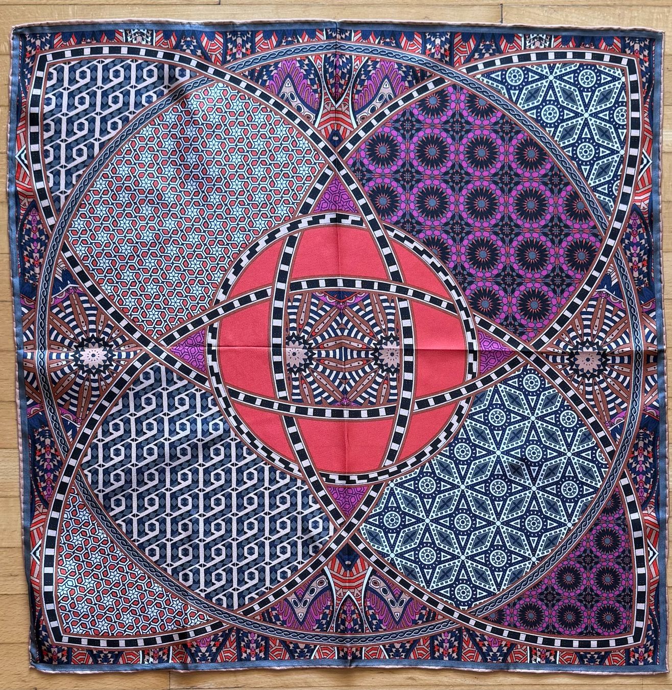 Roeckl Foulards & écharpes: Foulard Roeckl Seide – D'occasion à Uetikon am See par goalgetter02