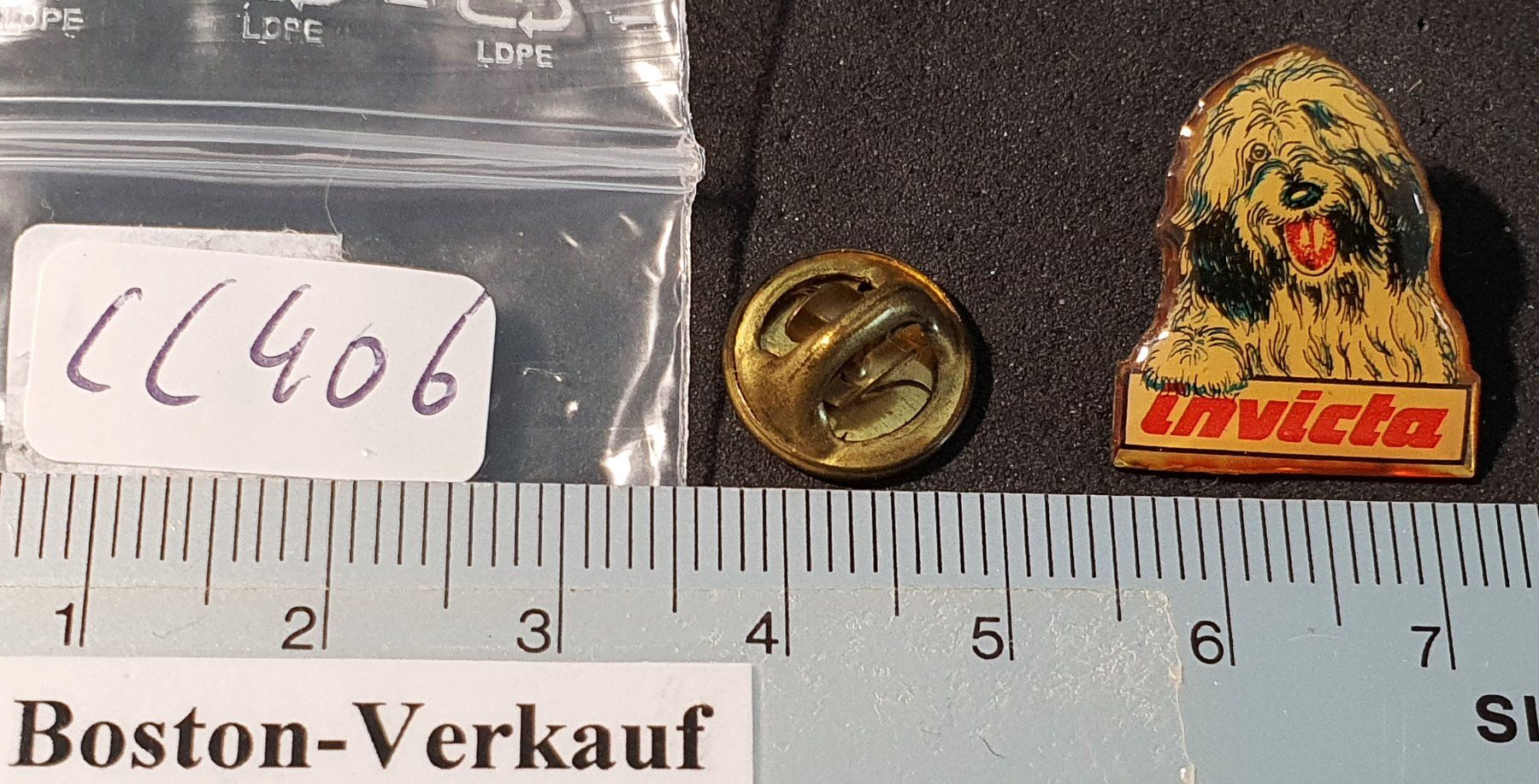Placchette & Badge: CC406 - Pin Hund - invicta – Usato da Reinach BL venduto da Boston-Verkauf 1