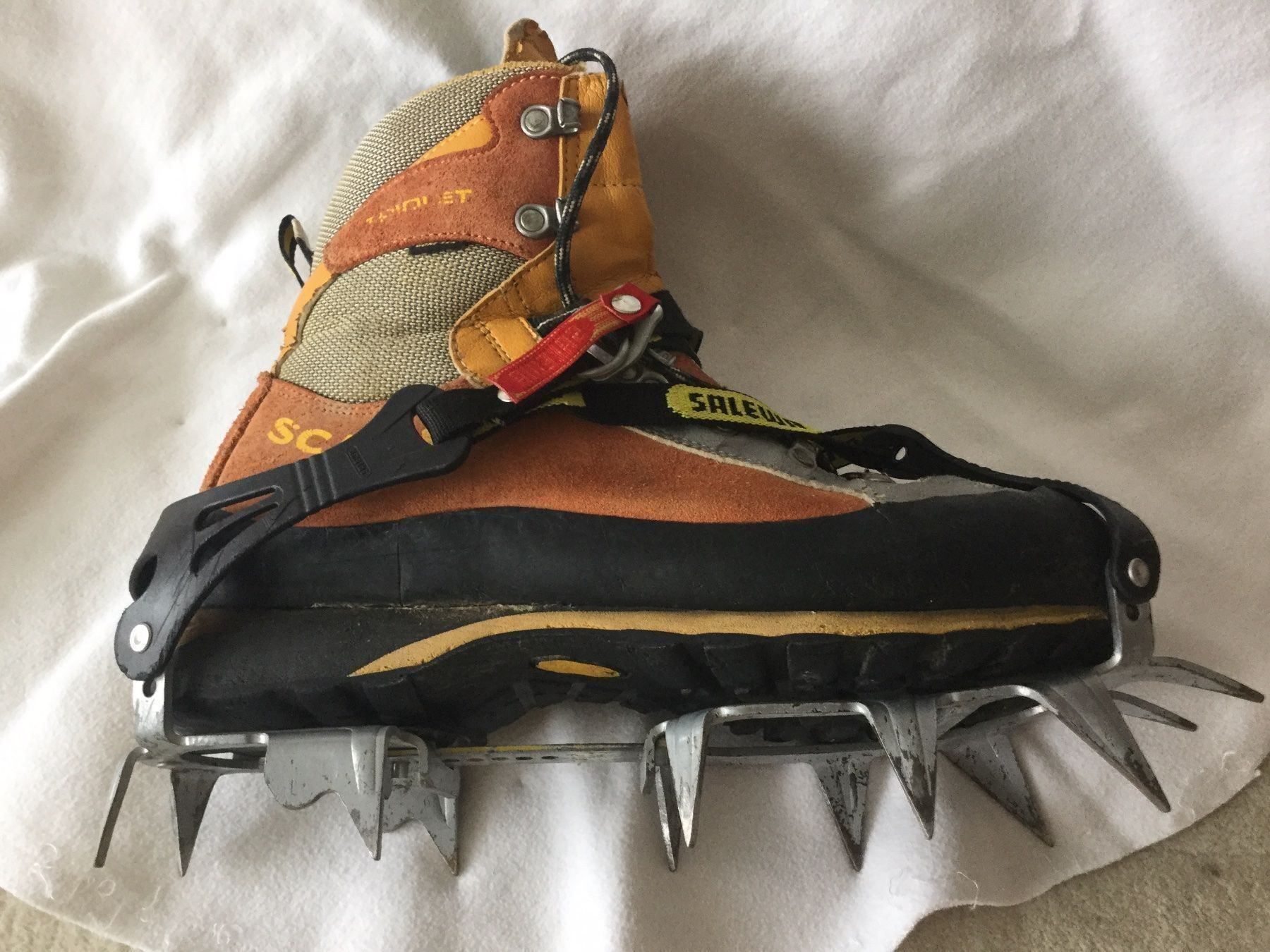 Salewa Sonstiges zum Bergsteigen & Wandern: Steigeisen SALEWA – Gebraucht aus Winterthur von OliKrw84