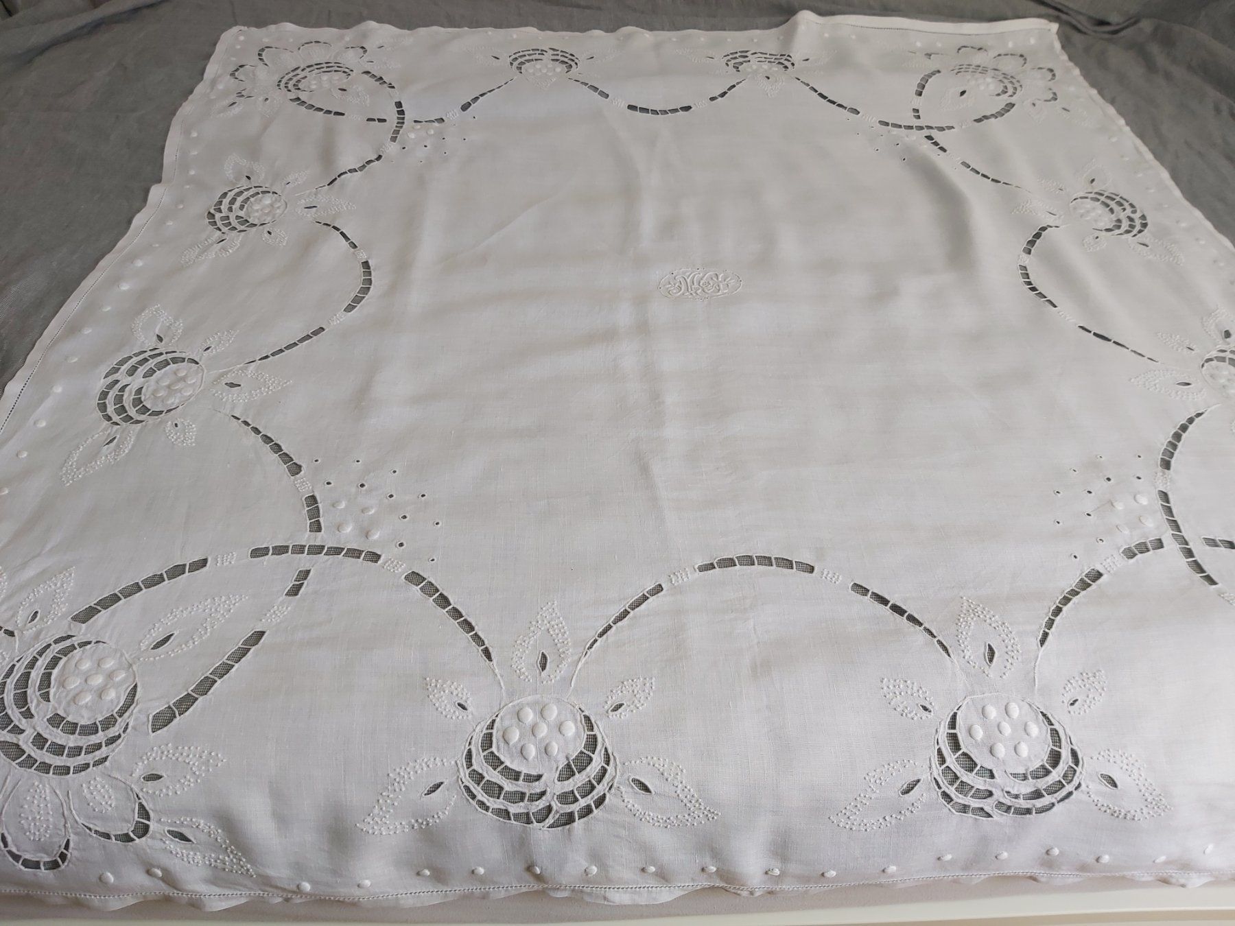 Altra biancheria da tavola: Antikes Tischtuch Handarbeit – Usato da Bern venduto da aronari 1