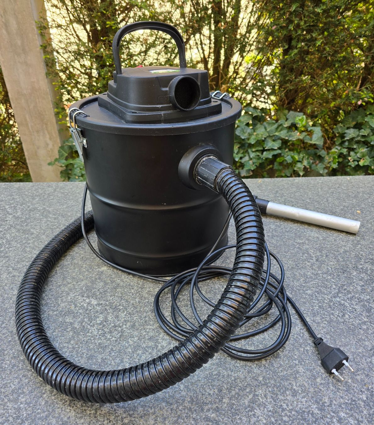 Aspirapolveri & Accessori: Aschesauger 18Lt mit 1200W – Usato da Arlesheim venduto da bebbirofo01 3