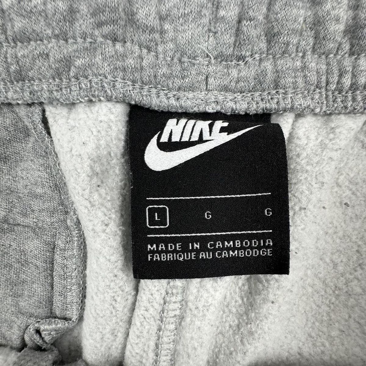 Nike Pantaloni: Nike grey sweatpants – Usato da Erlinsbach SO venduto da TogaResell 4