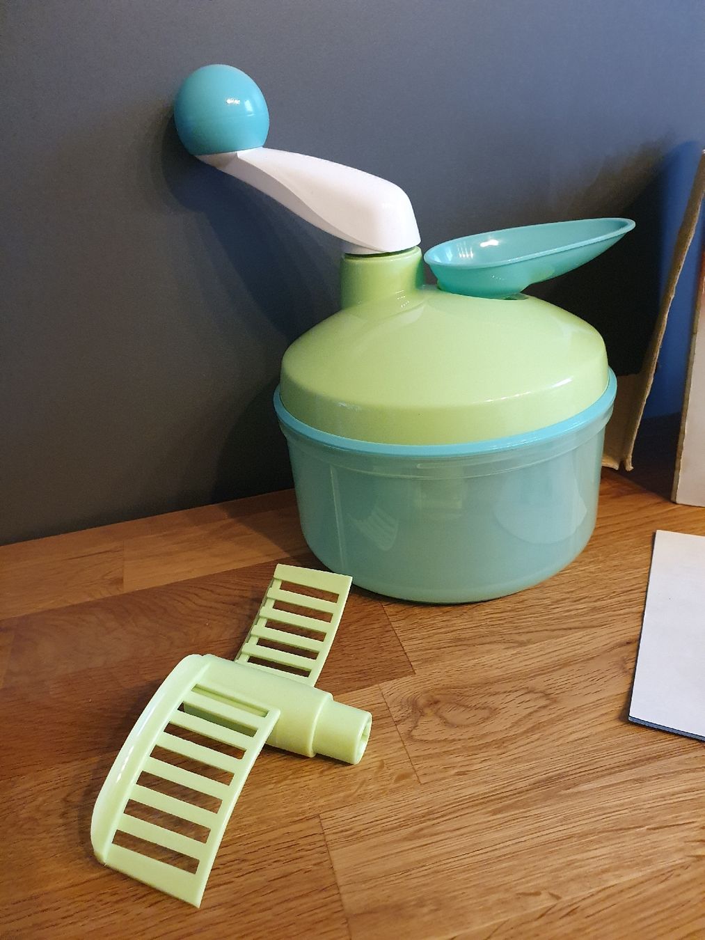 Tupperware Elettrodomestici da cucina: Tupperware Quick Chef Zerkleinerer, neuwertig, grün – Usato da Laufenburg venduto da megane1959 1