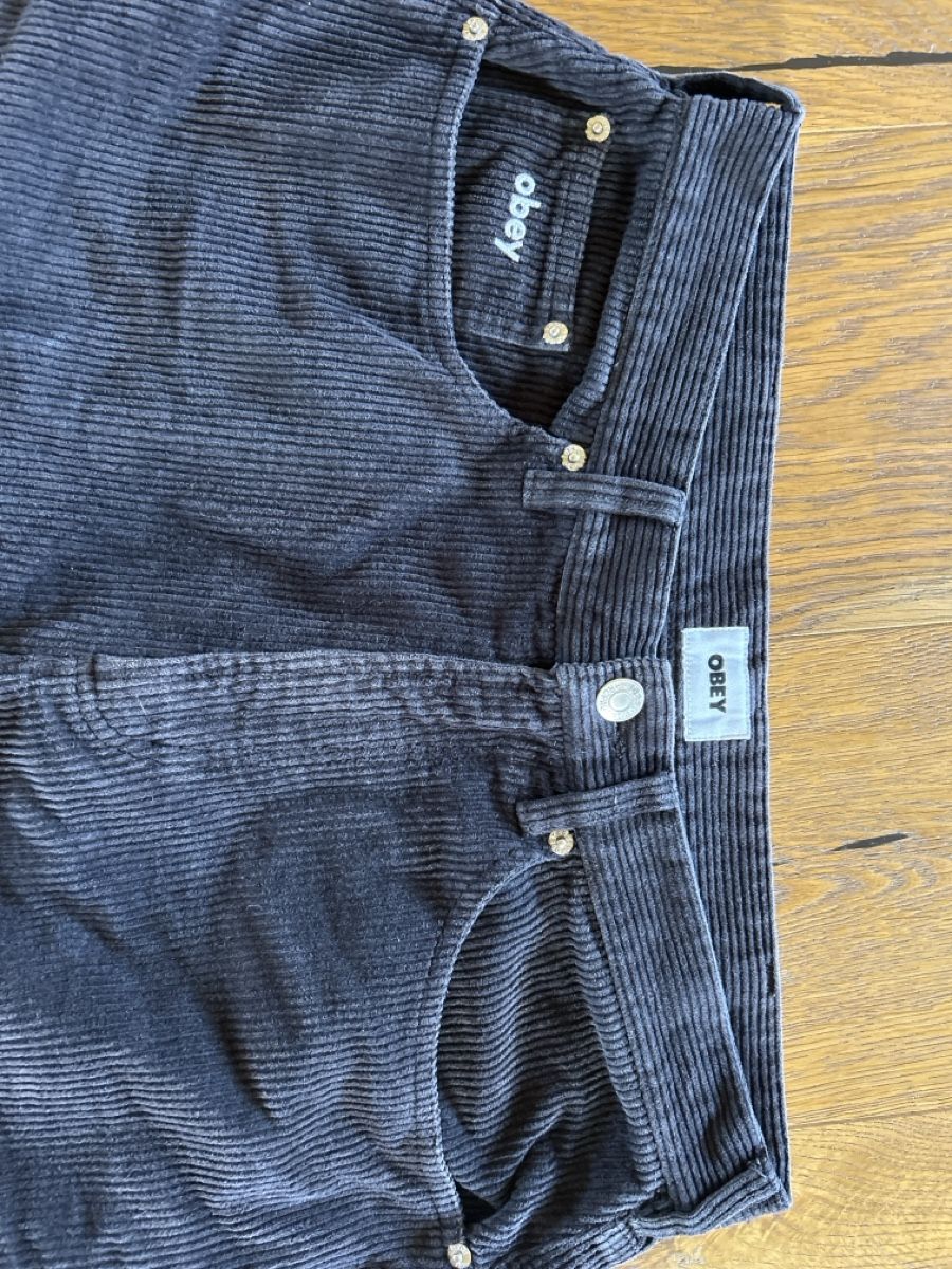 Obey Hosen: Short Obey – Gebraucht aus Morrens VD von k2j_7j9g 3