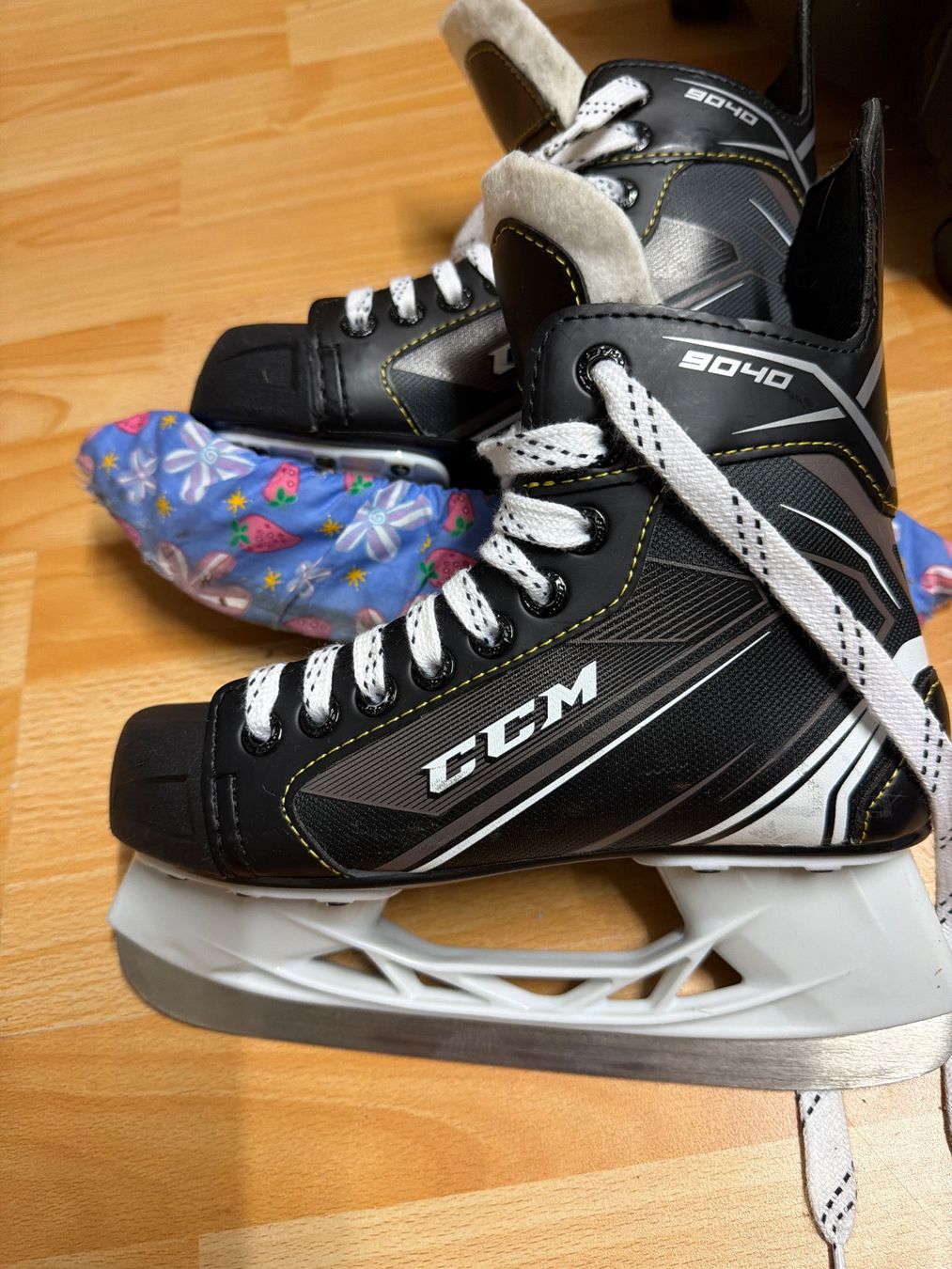 Ccm Pattini da ghiaccio: Hockey Schlittschuhe – Usato da Adlikon venduto da Zojanima123