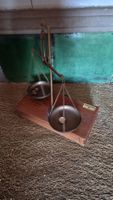 Balkenwaage Messing Holz mit Gewichten antik