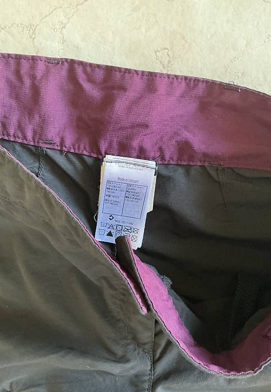 Decathlon Pantaloni: Zip-off wanderhose Größe 131-140cm – Usato da Zimmerwald venduto da wuff81 1