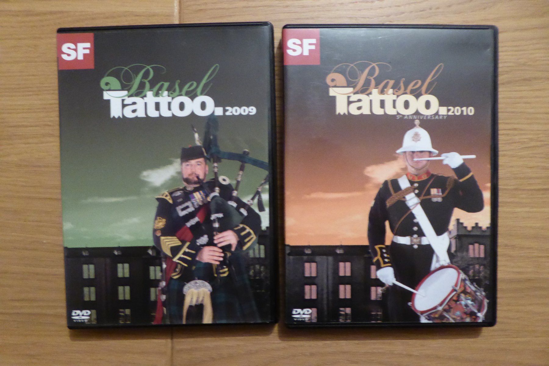 Tutti i DVDs: 2x DVD Basel Tattoo 2009 2010 – Usato da Allschwil venduto da Summelsarium