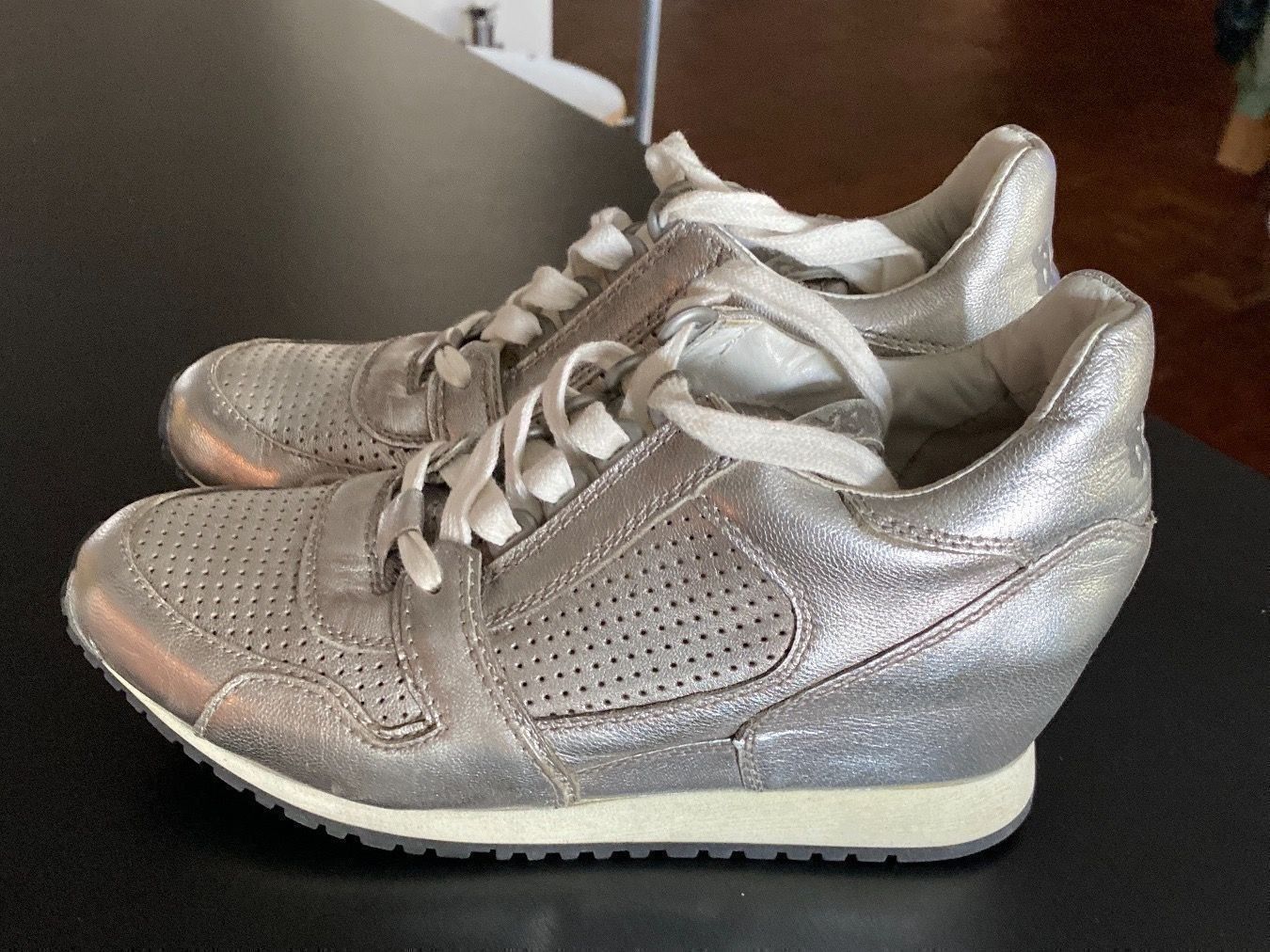 Ash Scarpe da donna: Keilturnschuhe in Silber – Nuovo (secondo la descrizione) da Künten venduto da Spike17 1