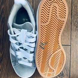 Adidas Scarpe da donna: Adidas Sportschuhe Gr 38,5 – Usato da Zürich venduto da kiwi2024 1
