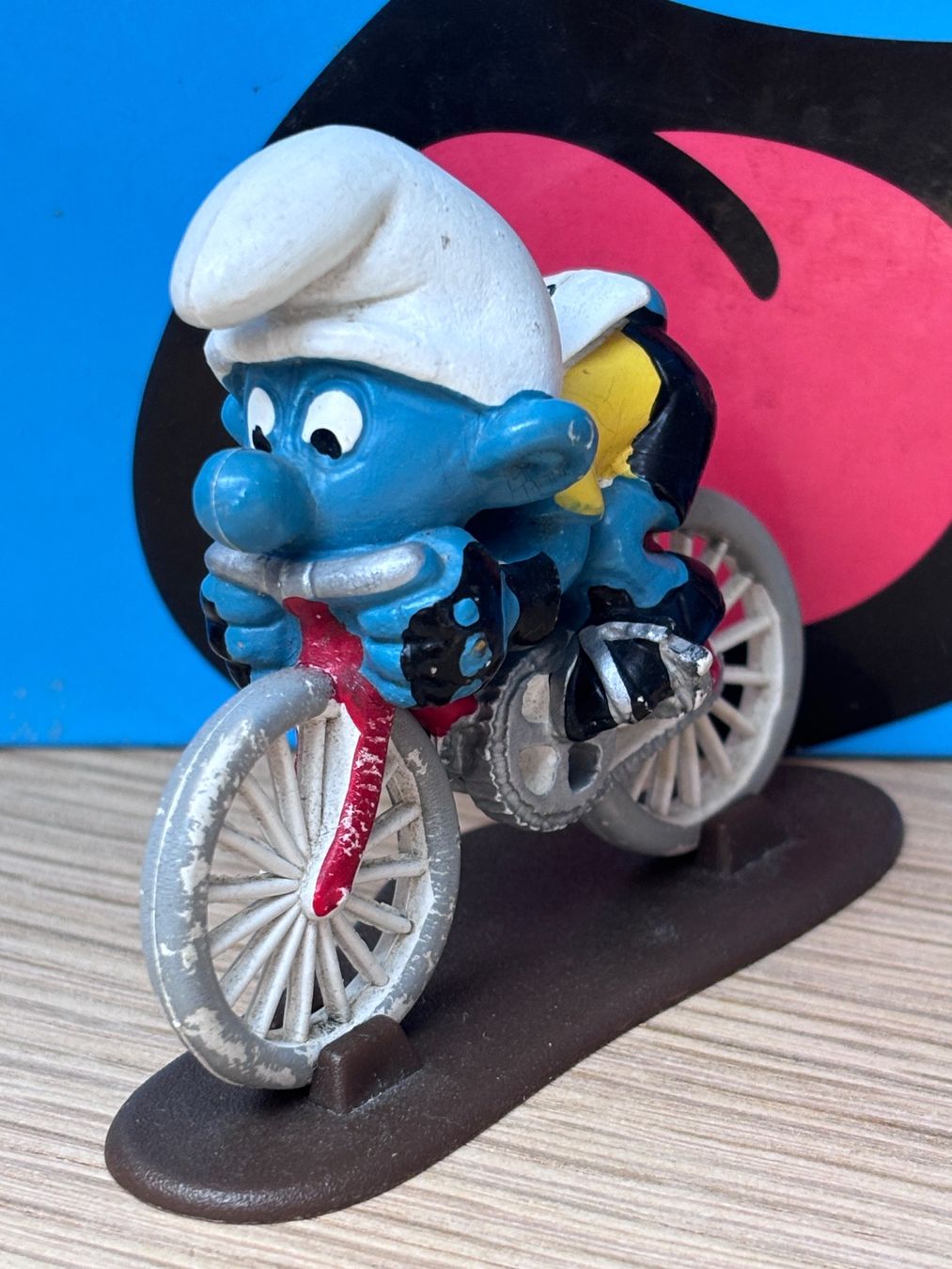 Schleich Statuette: Schlumpf auf Rennvelo – Usato da Lyss venduto da Duckszone