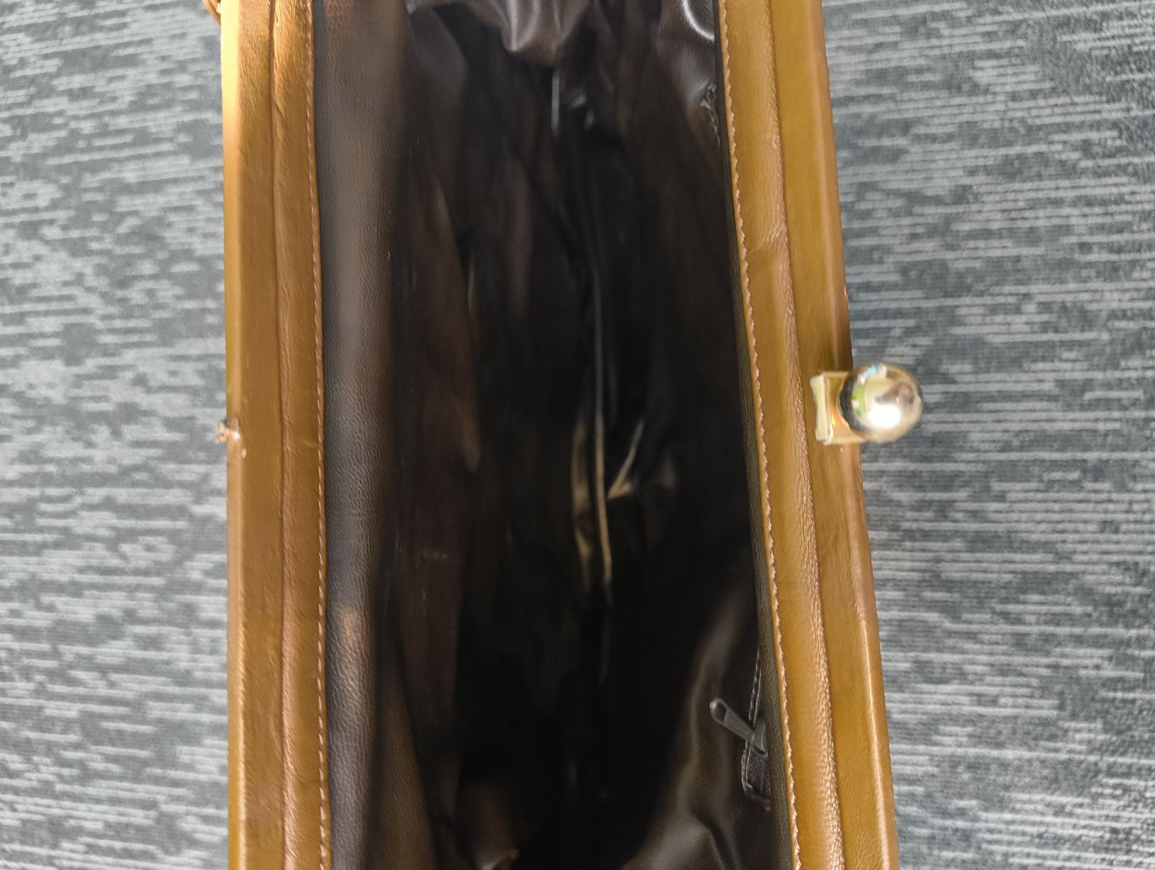 Borse da donna: Braune Vintage Handtasche – Usato da Starrkirch-Wil venduto da mar_2rqn 2
