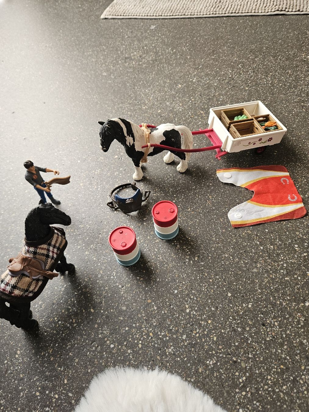 Schleich Giocattoli: Schleich Pferde Set mit Wagen Mann und diverses – Nuovo (secondo la descrizione) da Anwil venduto da tamoos