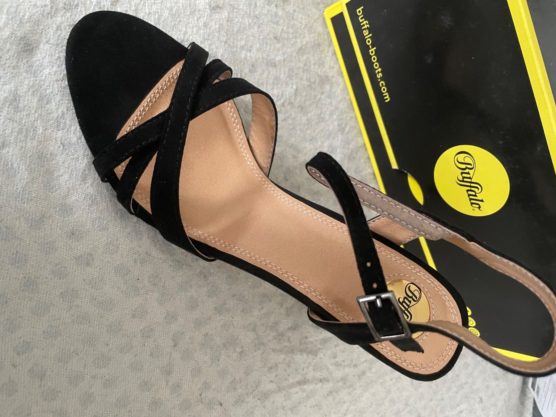 Buffalo Damenschuhe: Buffalo Damen High Heels Riemenschuhe – Neu (gemäss Beschreibung) aus Flüelen von AU10