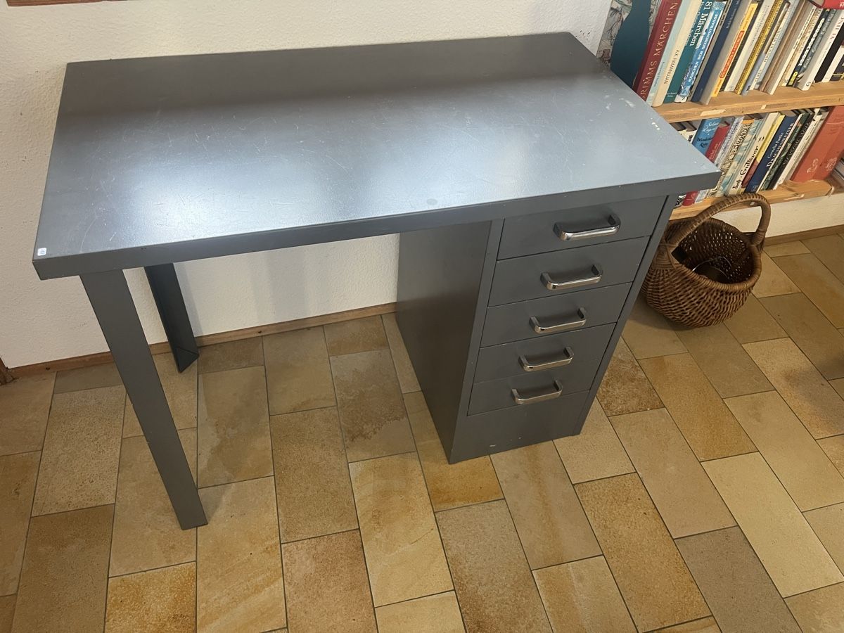Schreibtische: Bureau en métal anthracite  – Gebraucht aus Chez-le-Bart von Beyco 1
