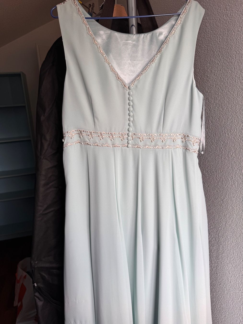 Kleider: Abendkleid mintgrün Grösse 42 verziert mit Perlen – Gebraucht aus Schötz von s_amer 1