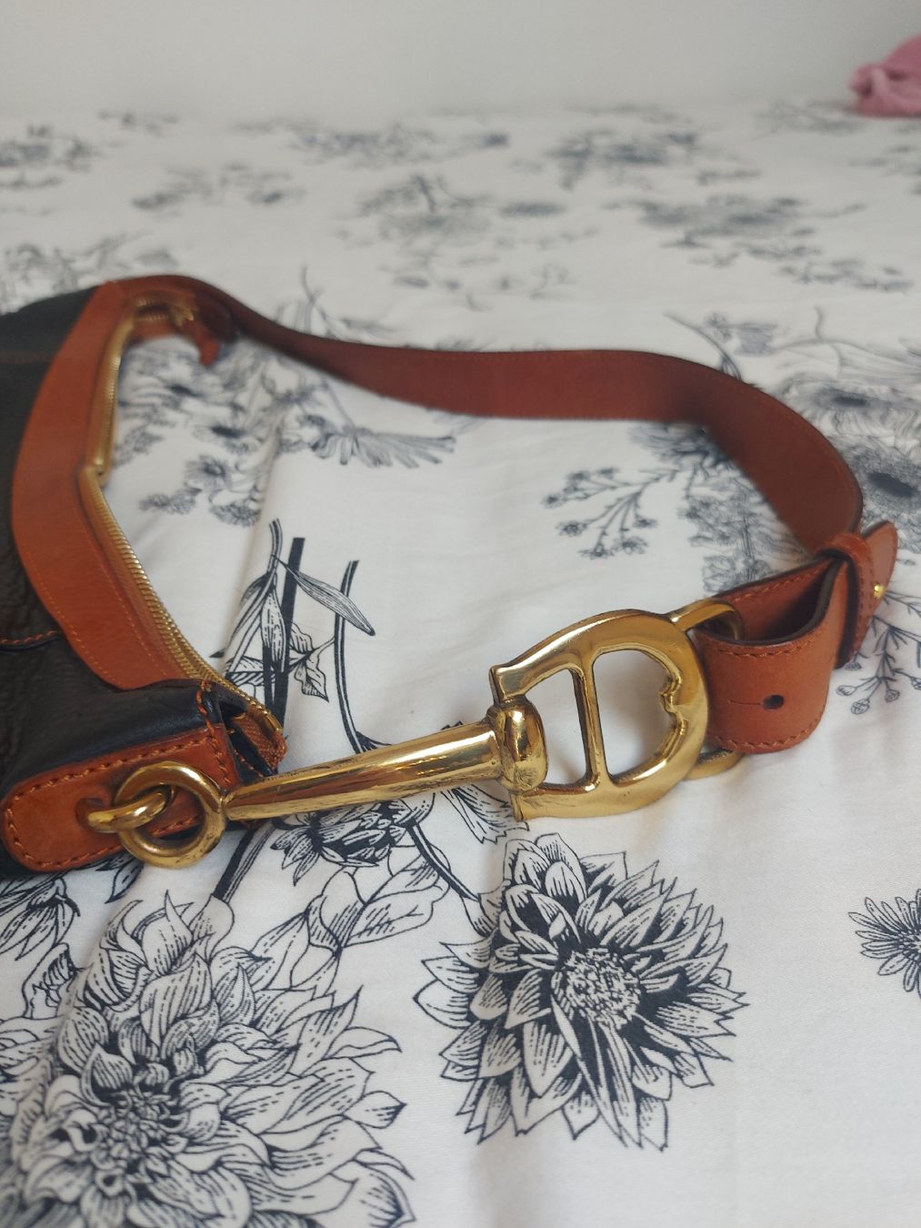 Aigner Borse da donna: Sac à main Aigner en cuir – Nuovo (secondo la descrizione) da Lausanne venduto da Super-cerise 1