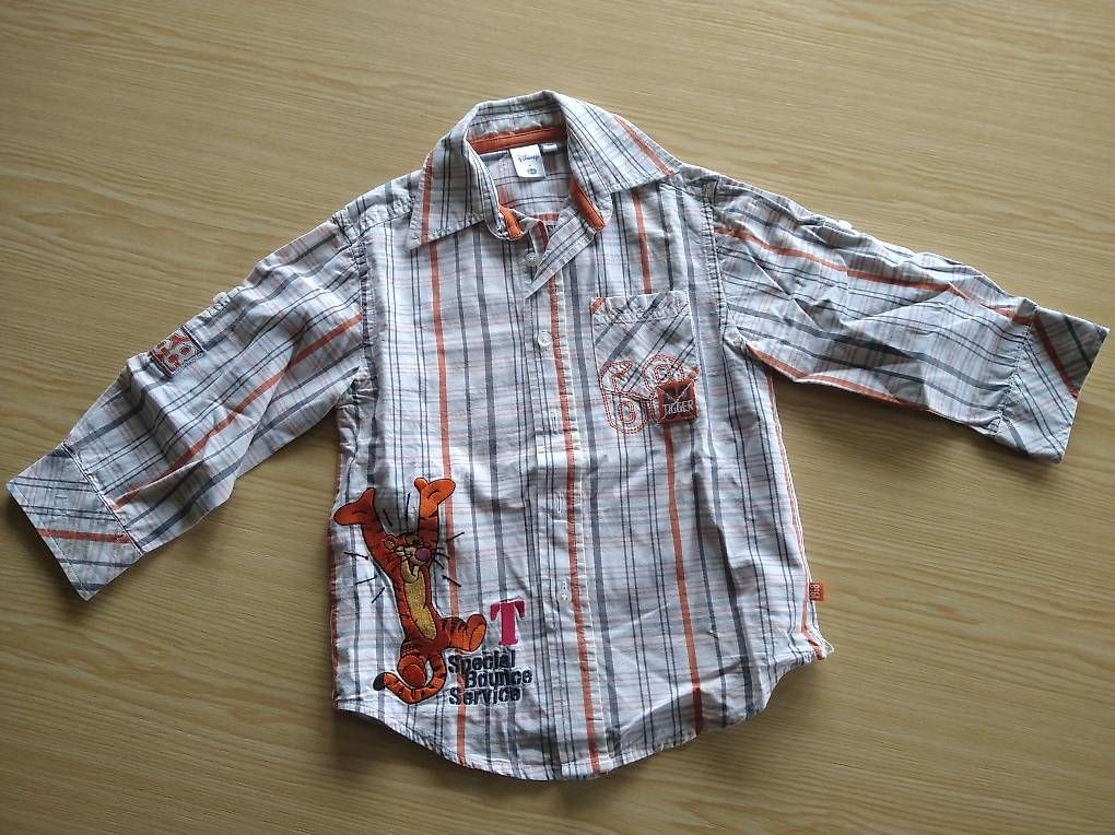 Chemises, T-shirts & Polos: Hemd gr.98 – D'occasion à Ebnat-Kappel par Schneehas20
