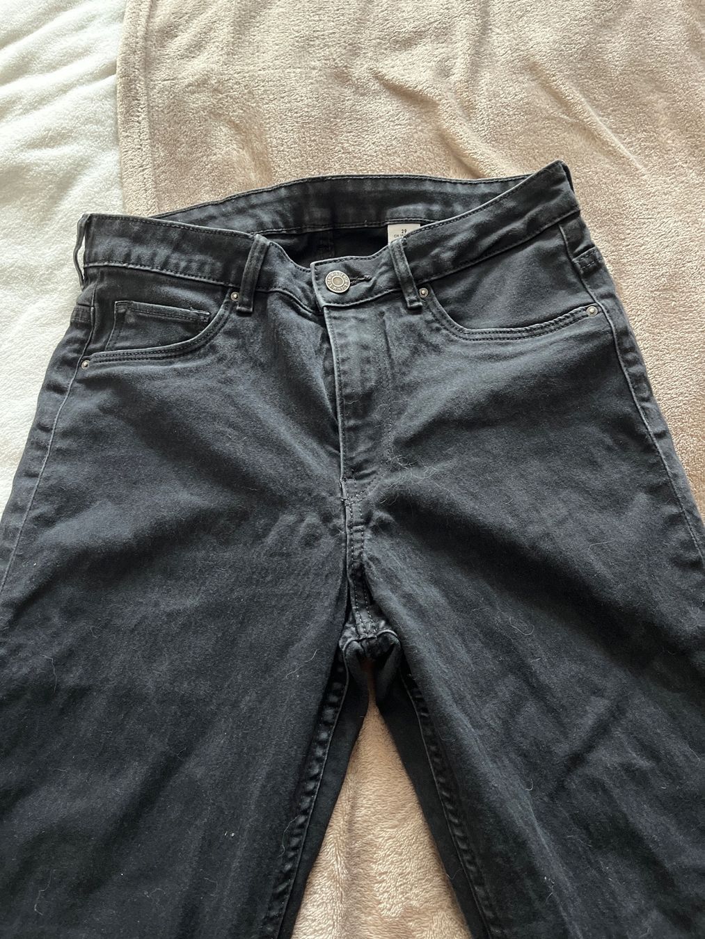 H&M Hosen: Pantalon noir H&M – Gebraucht aus Le Locle von Mayd_h 1