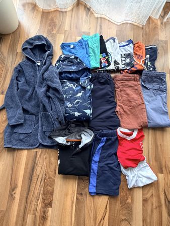 Junge Kleidung 128