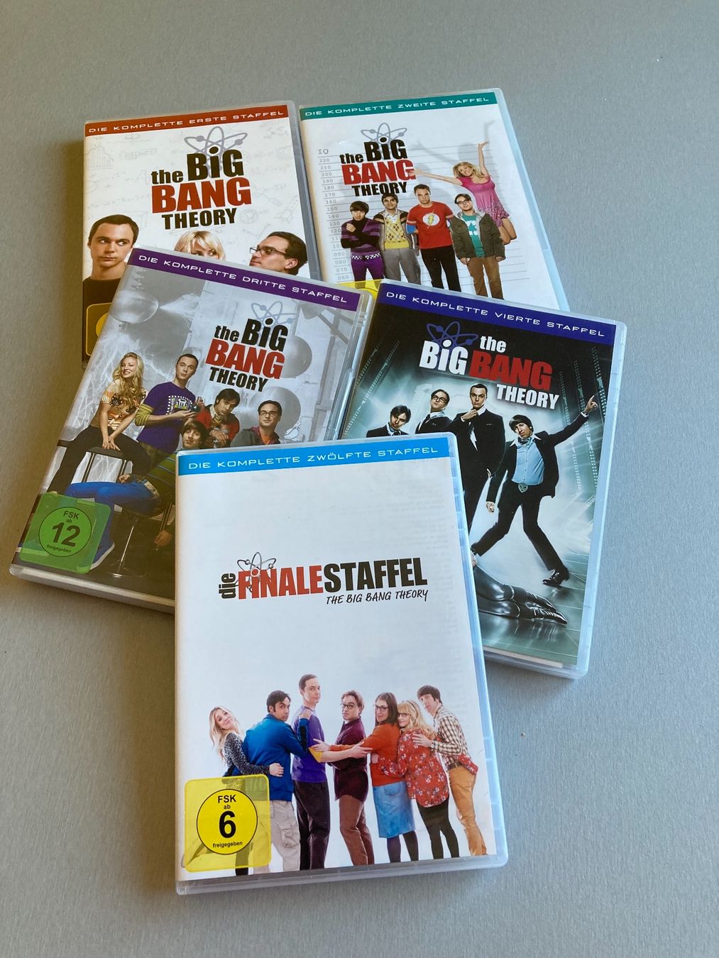 Tutti i DVDs: Big Bang Theory - 5 DVD-Boxen – Nuovo (secondo la descrizione) da Wald ZH venduto da Liedermacher
