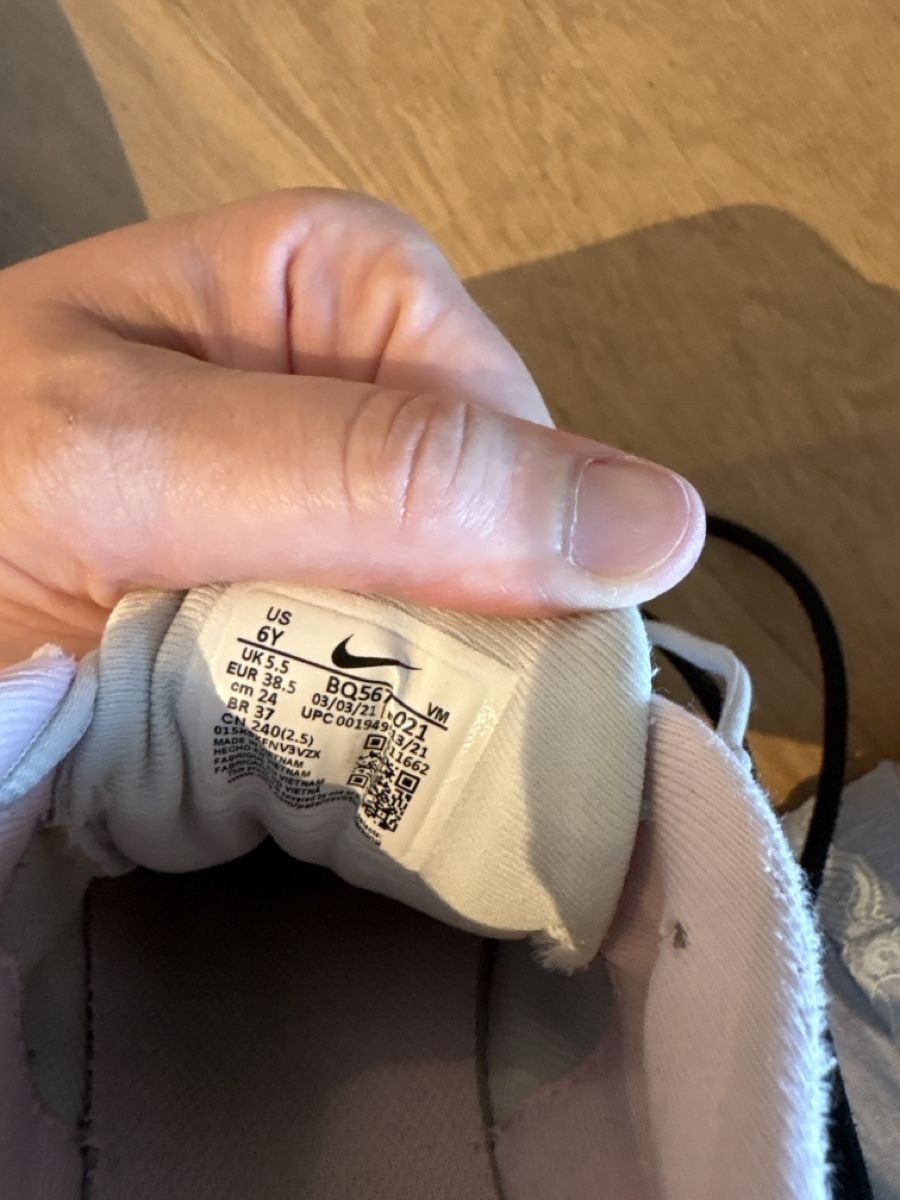 Nike Scarpe da donna: Nike Laufschuhe Revolution Damengrösse 38.5  – Usato da Steffisburg venduto da Gretchenfrage 3