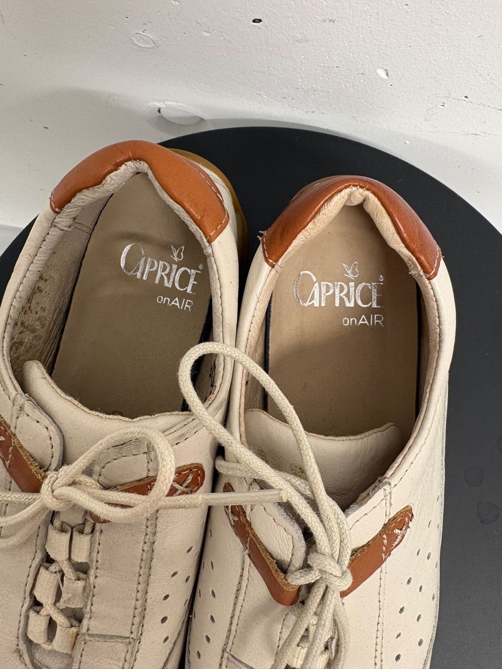 Scarpe da donna: Caprice Halbschuhe Schuhe Gr. 37 Leder beige – Nuovo (secondo la descrizione) da Regensdorf venduto da secondchancefashion 6