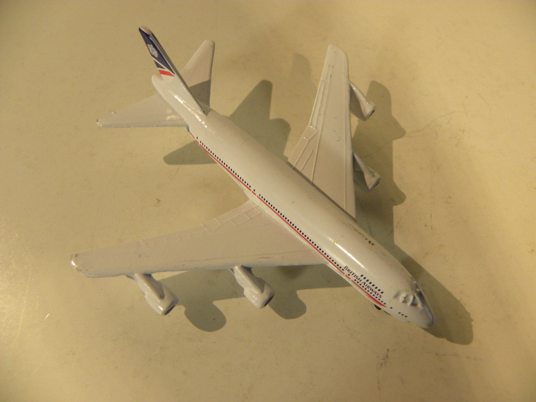 Kit di modellismo & Modellini statici: 3 kleine verschiedene Modellflugzeuge – Usato da Reinach venduto da Taysalmon 3