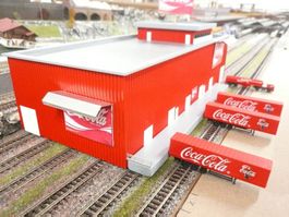 COCA COLA N FABRIK EIGENBAU 34,5 x15 x 8,8 cm MIT DREHSCHILD