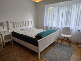 Schlafzimmer Set Bett Schrank Stühle  Schreibtisch weiss