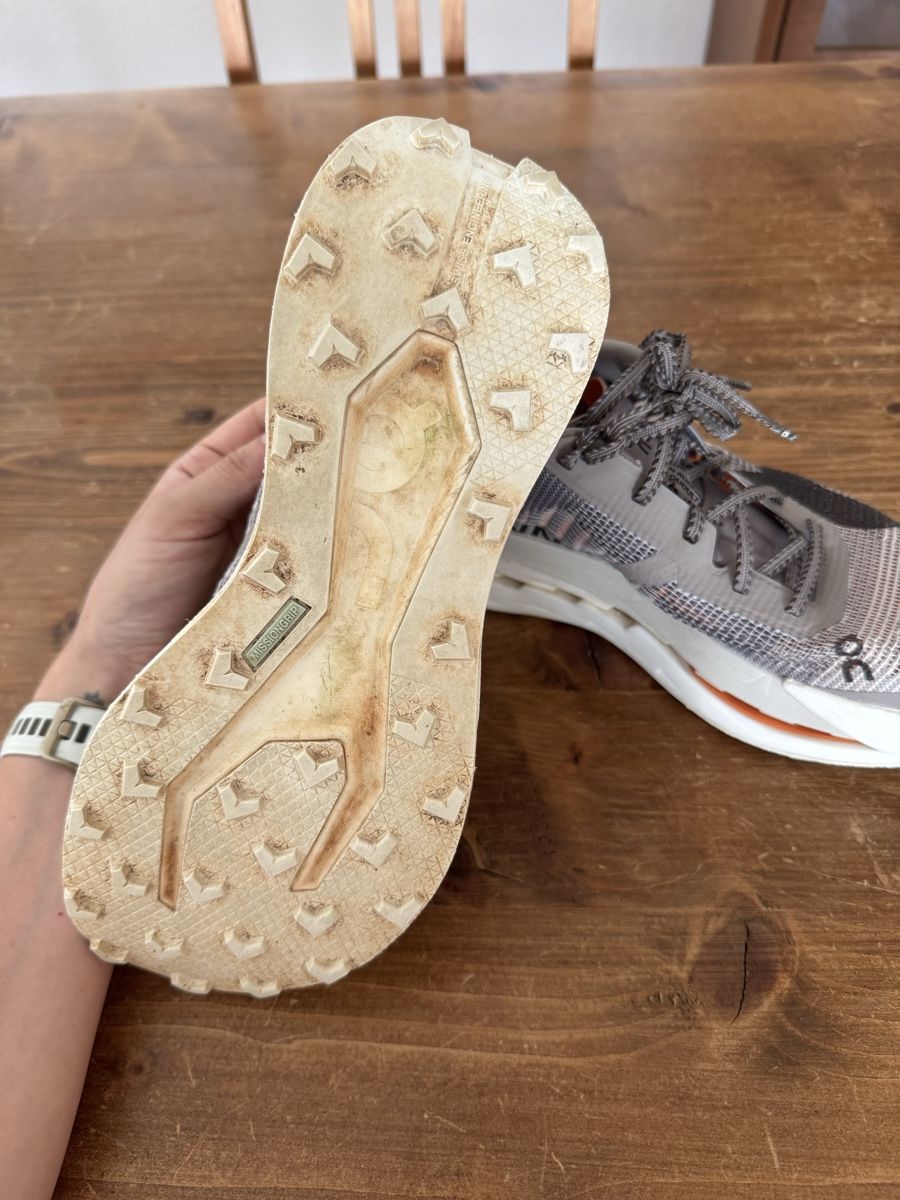 On Scarpe da donna: On Cloudultra Pro Trailrunning Schuh Cinder | Pearl – Usato da Jona venduto da geben_und_nehmen 4