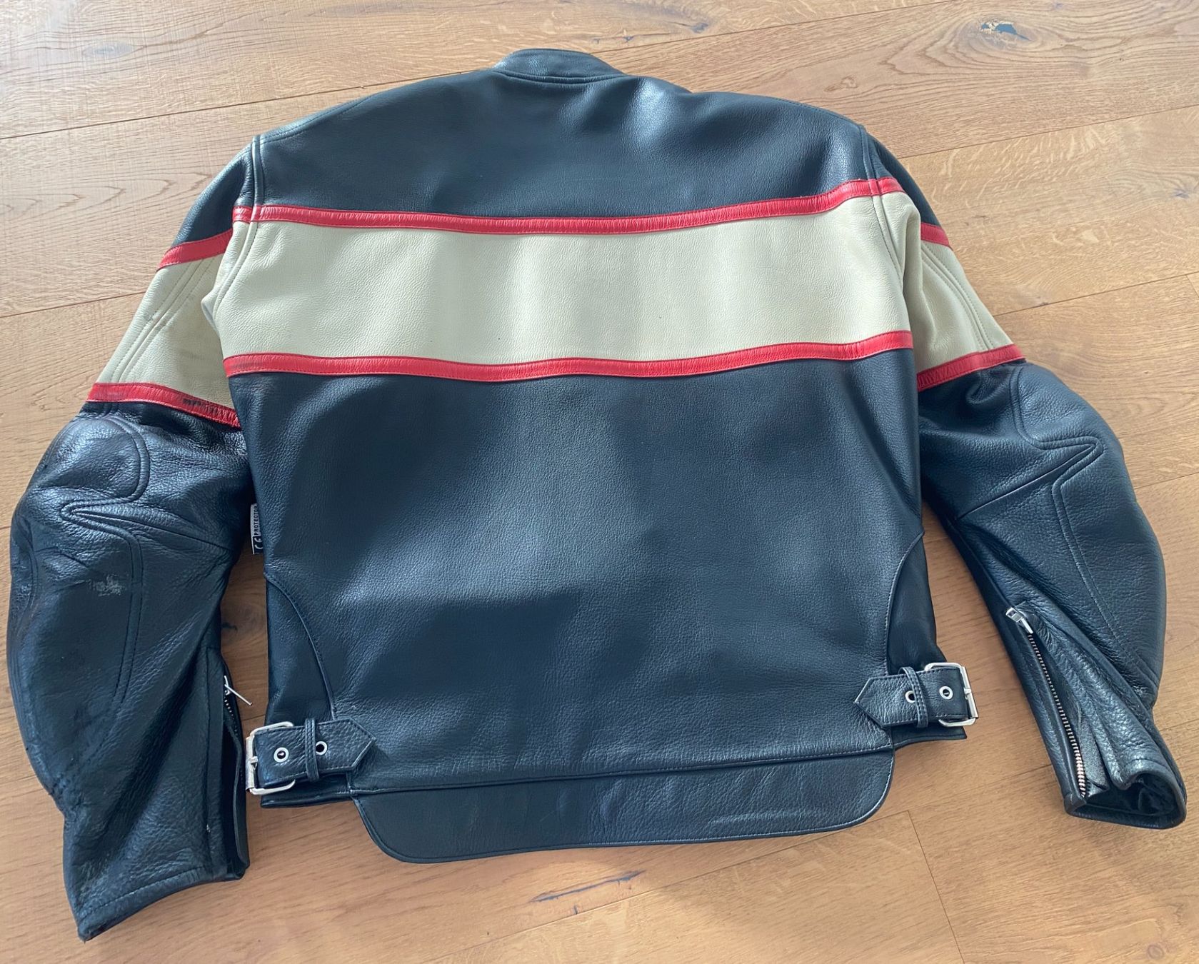 IXS Vestes: Motorradlederjacke IXS - Grösse 54 – D'occasion à Unterterzen par bac_287t 1
