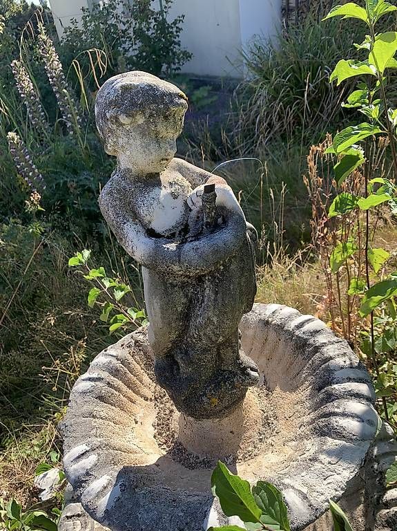 Stagni & Fontane ornamentali: Wunderschöner alter Stein Garten Brunnen hochwertig – Usato da Rothrist venduto da Oddymanliane 1