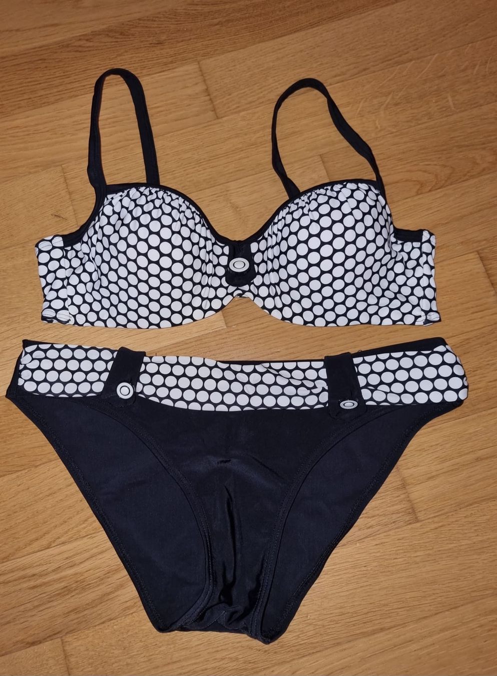 Costumi da bagno & Bikini: Bikini schwarz-weiss, Gr. M – Nuovo (secondo la descrizione) da Bözberg venduto da RosmarieOb