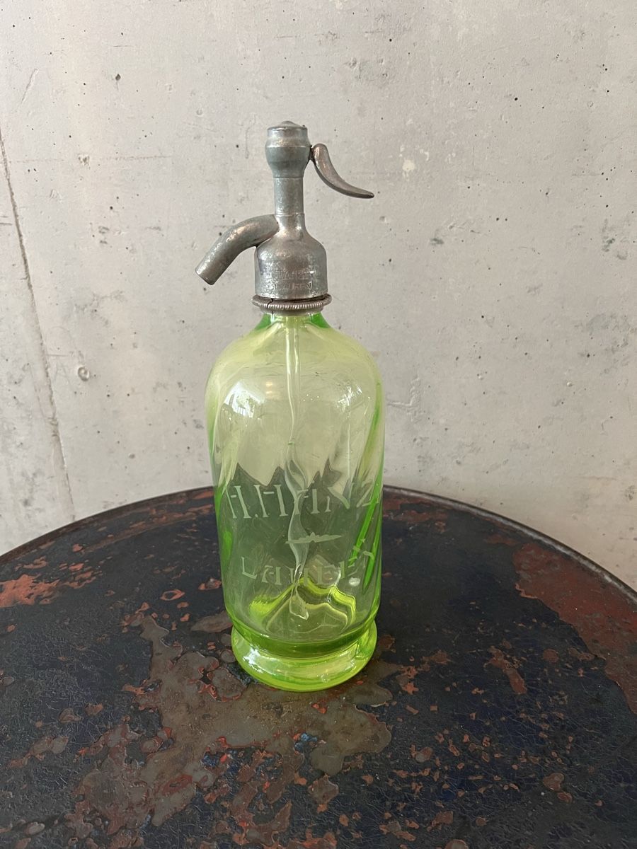 Bottiglie: Antike Syphonflasche aus Uranglas – Usato da Wabern venduto da La-Vitrine