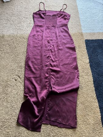 Robe bordeaux RIHOAS taille S - Élégante pour l'automne!
