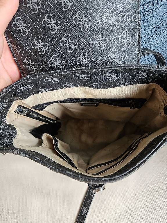 Guess Rucksäcke: Guess Rucksack – Gebraucht aus Zollikofen von nel_5f8w 2