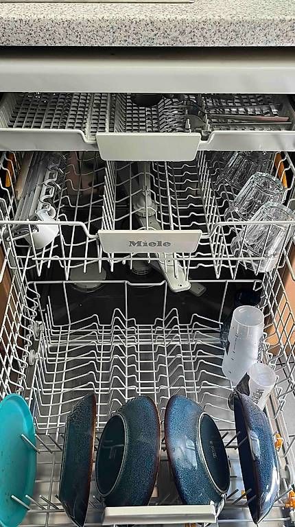 Lavastoviglie: Lave-vaisselle Miele encastrable, parfait état – Usato da Genève venduto da arturocorrales 1
