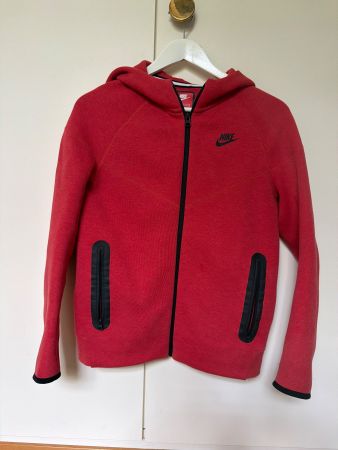Veste Nike TECK rouge taille L 147-158 cm bon état