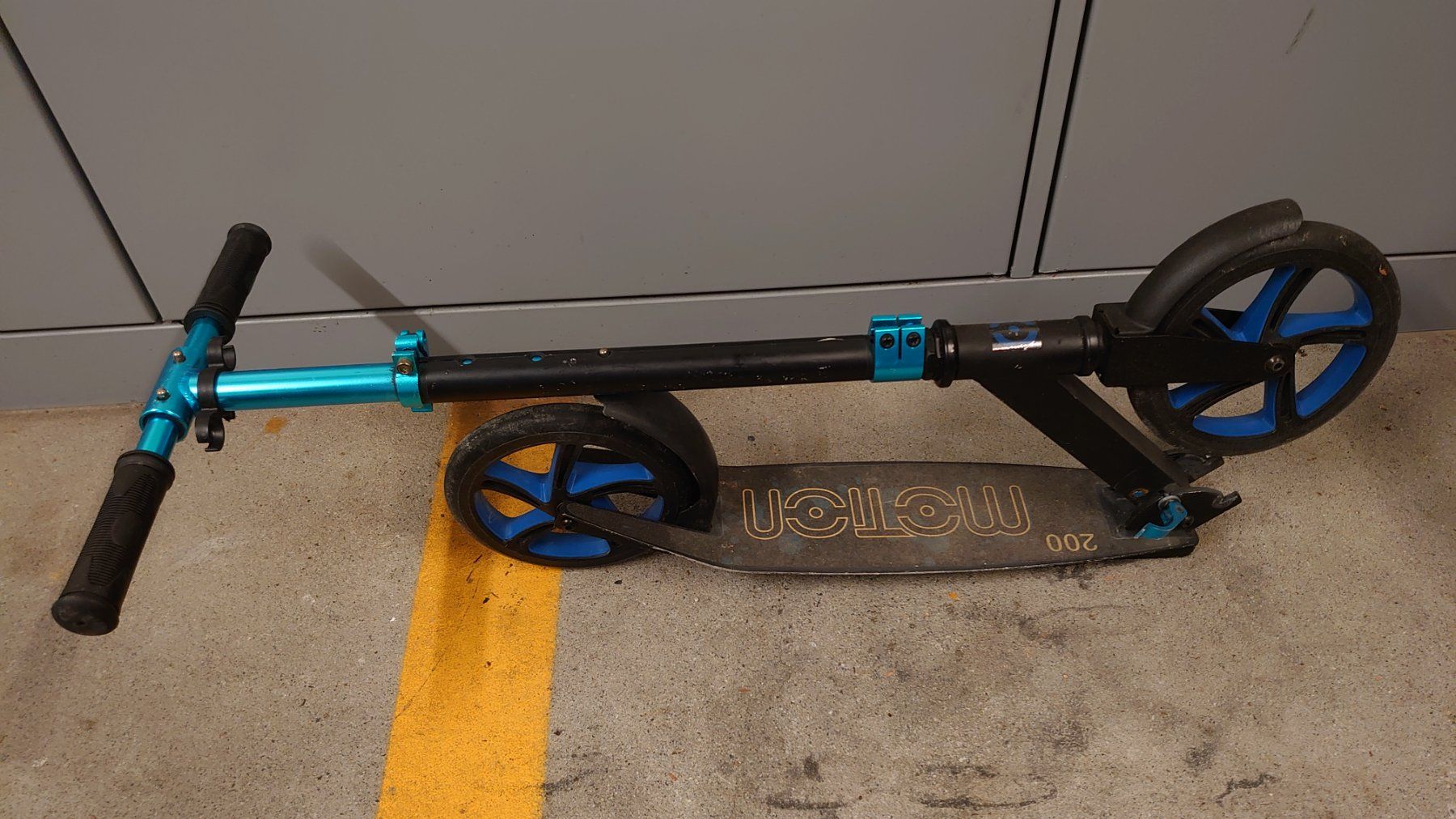 Kickboard: Scooter Motion 200 – Usato da Pfäffikon SZ venduto da Wild0 1