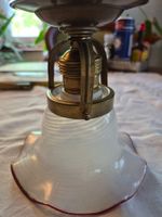 Petite lampe ancienne en opaline et laiton