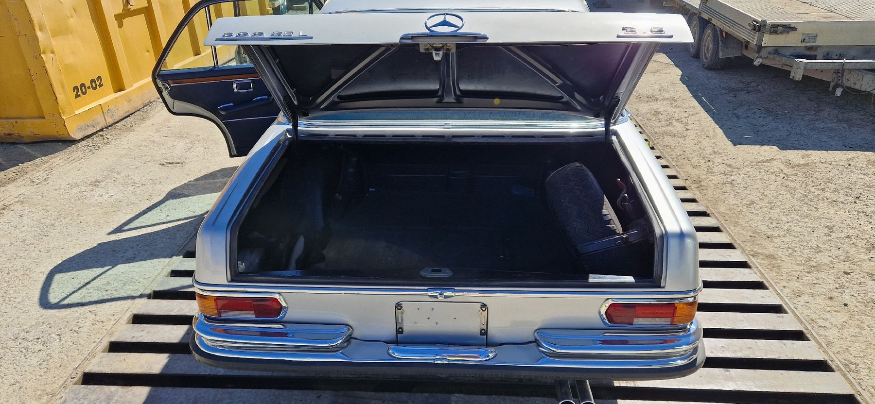 Automobili: Mercedes 300 SEL 3.5 – Usato da Steinach venduto da Stschweizer 2