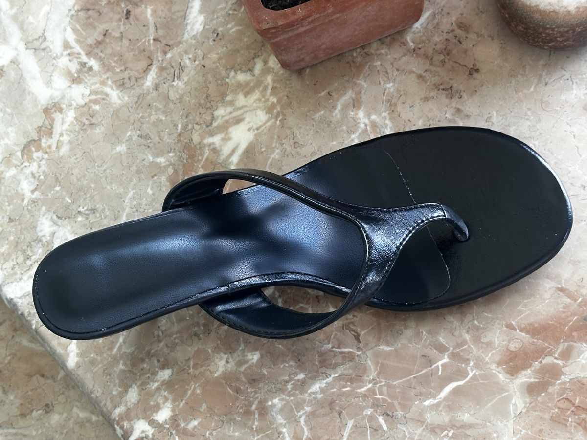 Damenschuhe: Sandalen mit Absatz schwarz Grösse 42 neu – Neu und originalverpackt aus Schlieren von axe_nr8f 6