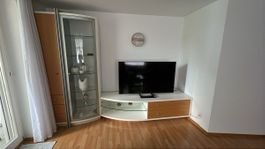 Elegante Wohnwand mit Vitrine und TV-Möbel, Top Zustand!